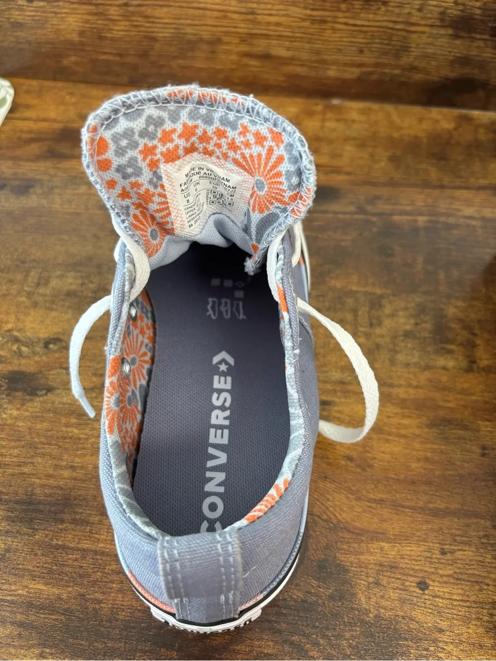 Converse women’s low